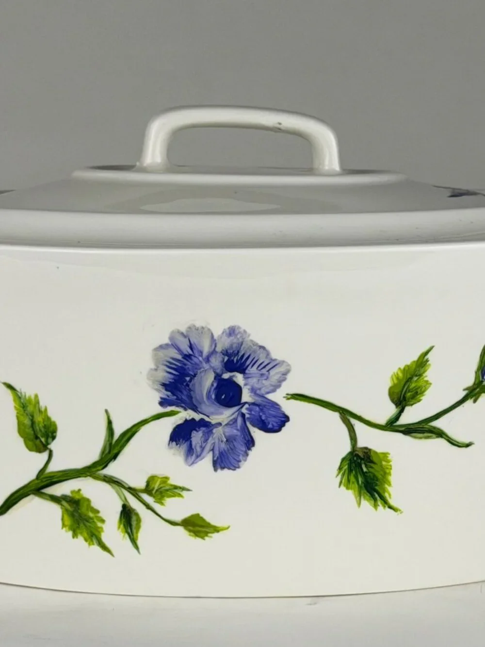 Blue Harbor Collection Blue Floral White Ceramic Oval Casserole Dish with Lid